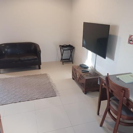 Summerstrand Self Catering For Two Port Elizabeth Extérieur photo