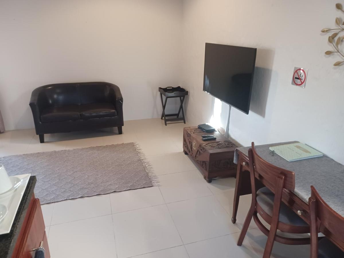Summerstrand Self Catering For Two Port Elizabeth Extérieur photo
