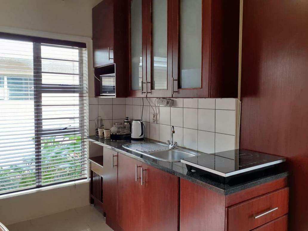 Summerstrand Self Catering For Two Port Elizabeth Extérieur photo